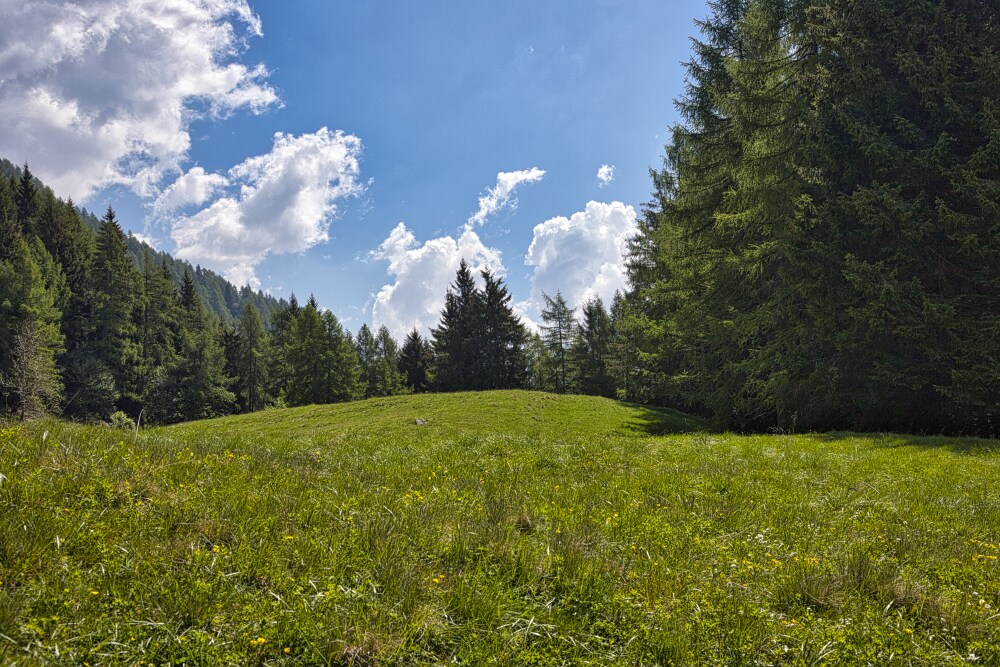 Gli spazi si aprono salendo al Rifugio Terrerosse