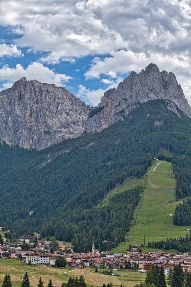 Pozza di Fassa e il Gruppo dei Monzoni