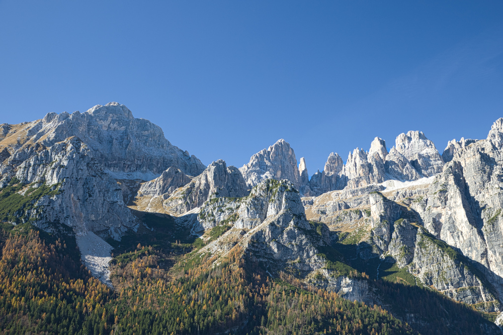 Spettacolari Dolomiti di Brenta dal Rifugio La Montanara
