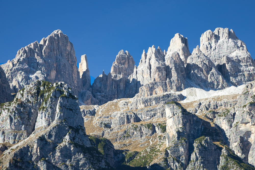 Spettacolari Dolomiti di Brenta dal Rifugio La Montanara