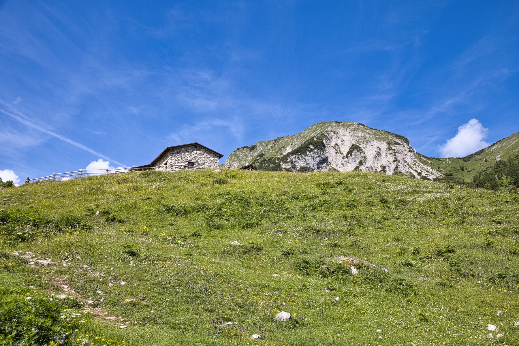 Rifugio Branchino e Rifugio Alpe Corte da Valcanale