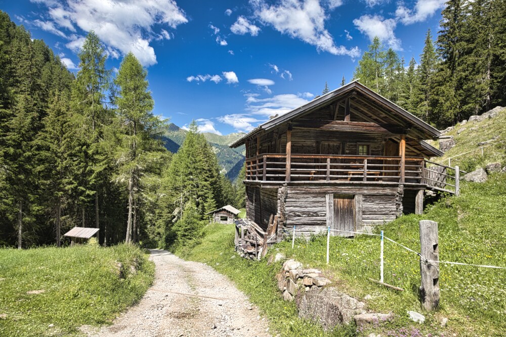 Ausserhütten circa a metà strada salendo alla Tolderhütte