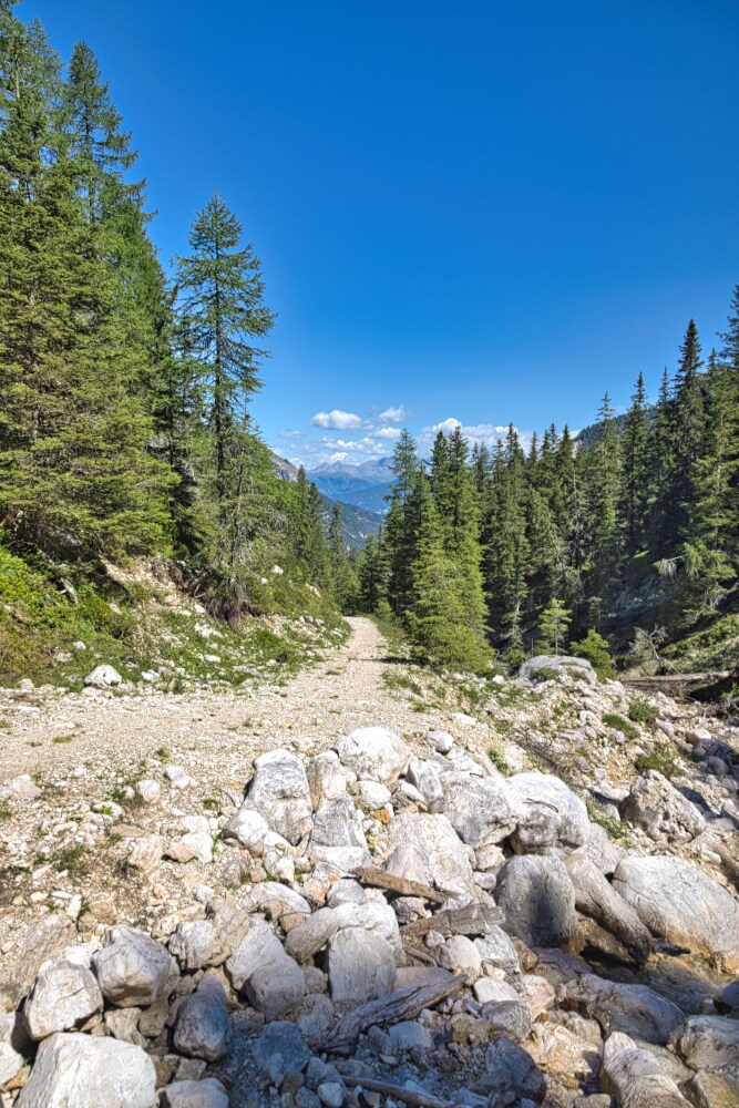 Segnavia 18 verso Malga Stolla