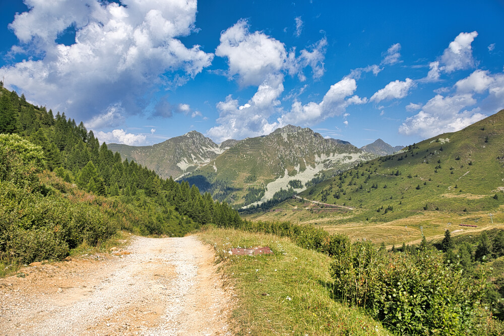 Alta Val Brembana dal Passo della Croce sopra Foppolo